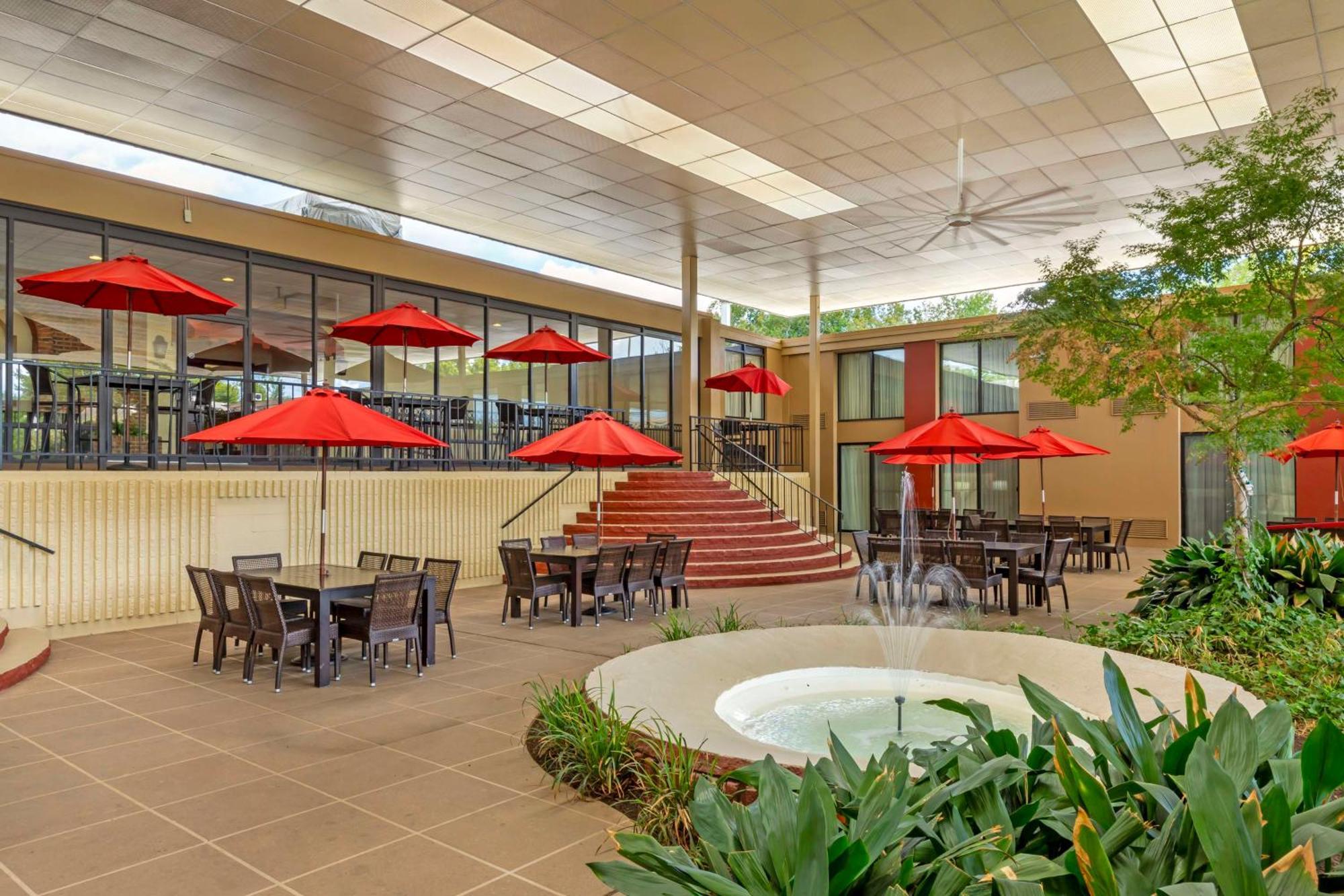 Best Western Plus Burlington Exterior photo