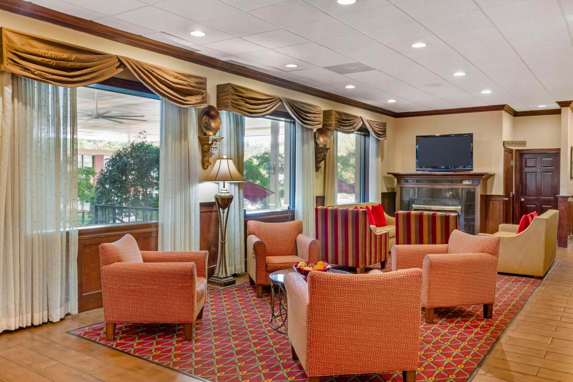 Best Western Plus Burlington Exterior photo