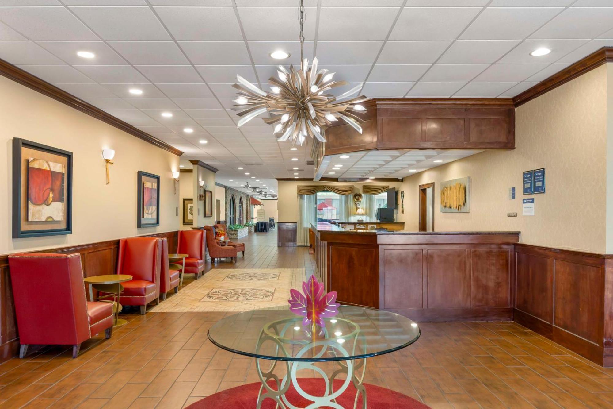 Best Western Plus Burlington Exterior photo