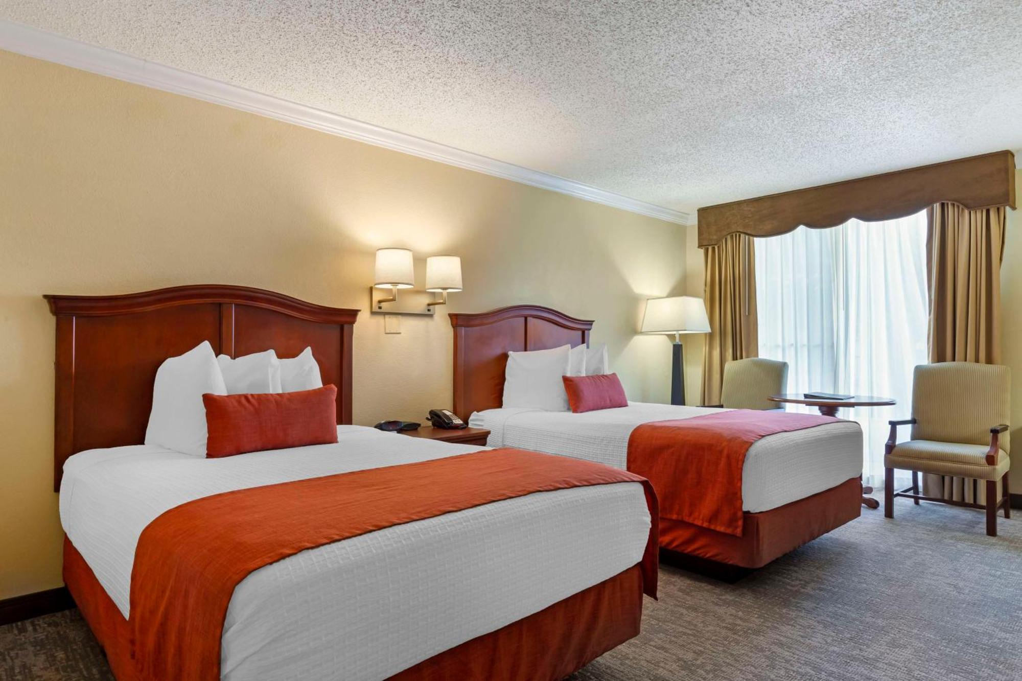 Best Western Plus Burlington Exterior photo