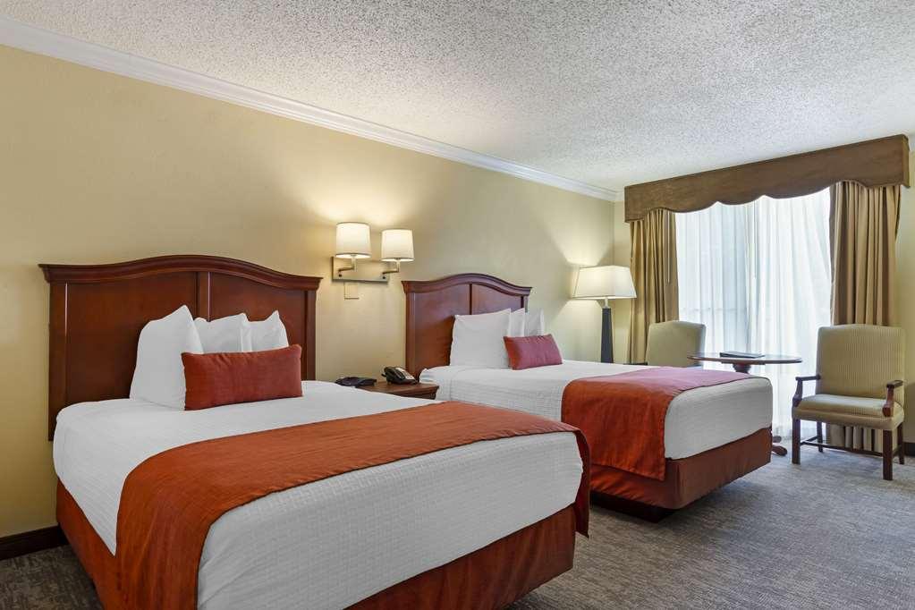 Best Western Plus Burlington Room photo