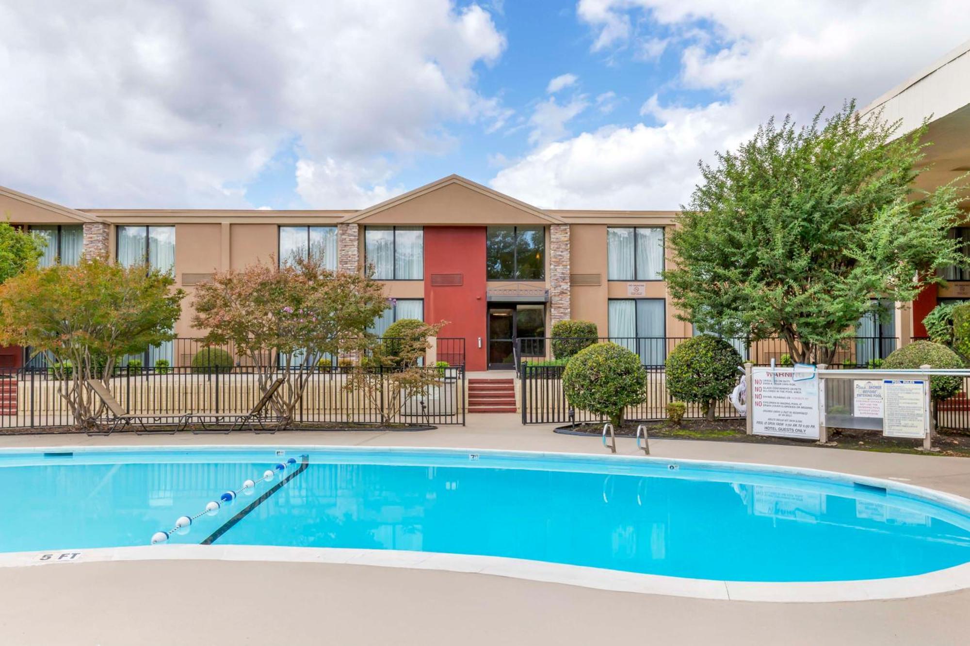 Best Western Plus Burlington Exterior photo