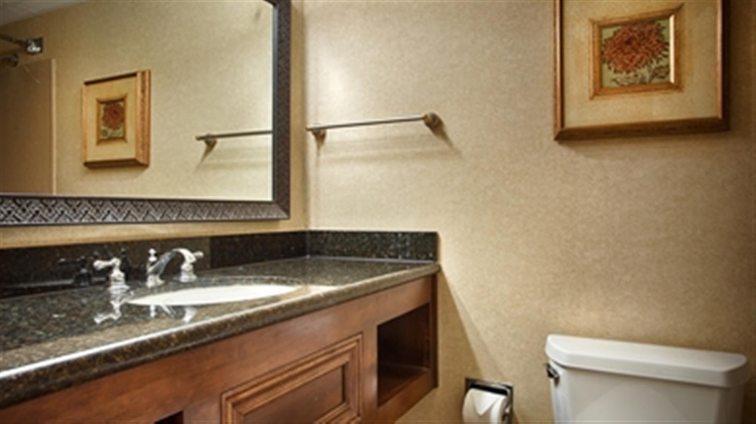 Best Western Plus Burlington Exterior photo