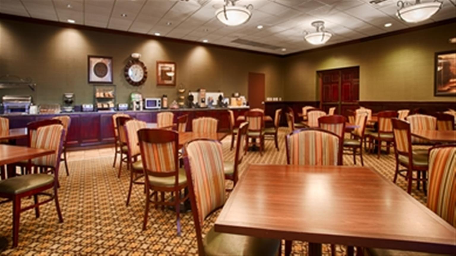 Best Western Plus Burlington Exterior photo
