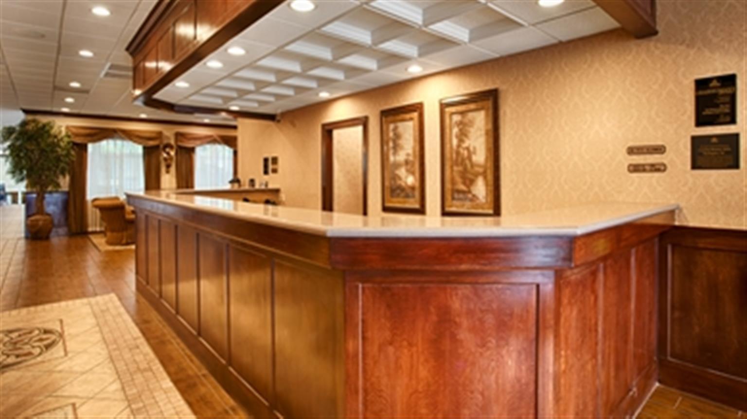 Best Western Plus Burlington Exterior photo